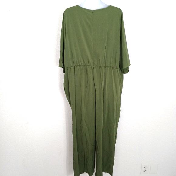 NWT Bloomchic V-Neck Jumpsuit Size 26 - Picture 6 of 9